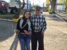 Estagiria do Servio Social Deise passeando com Sr. Bruno.