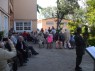 Pessoal assistindo a apresentao da banda.